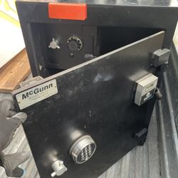 Commercial Drop Safe With Internal Separate Time Lock / Combination. 