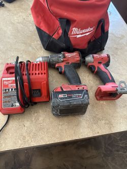 Milwaukee Drill Set