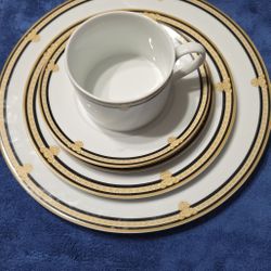 Vintage Royal Sheffield "Royal Empress-Black" 40-Piece Dinnerware Set - Service for 8