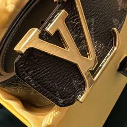 Gold/ Black Louis Vuitton Belt (M) 