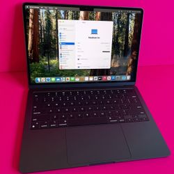 Apple MacBook  Air 13 (2024 Model) I16GB Memory 256gb storage works perfect 