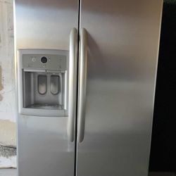 Kenmore Refrigerator 