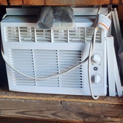 GE Window Air Conditioner Unit 