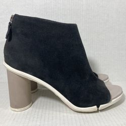 Clarks Suede Leather Classic Comfort Casual Chic Fashion Zip Pump Heels Wmns Sz 8.5