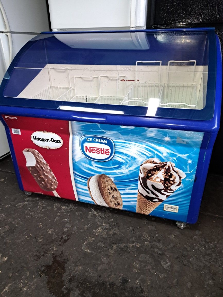 ICE CREAM FREZZER (COMMERCIAL GRADE)