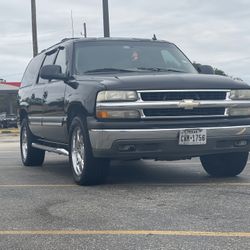 2006 Chevy Suburban 🚗