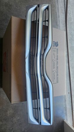 2013 - 2016 Toyota Venza Front Grill
