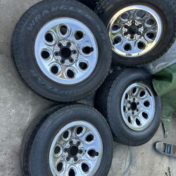 Set Of 4 Tire And Rims For 245/70R17