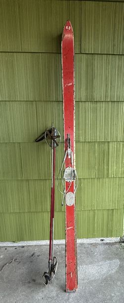 Winter/Holiday Decor:  Antique Cross Country Skis For Decor