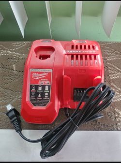 Milwaukee Battery Rapid Charger