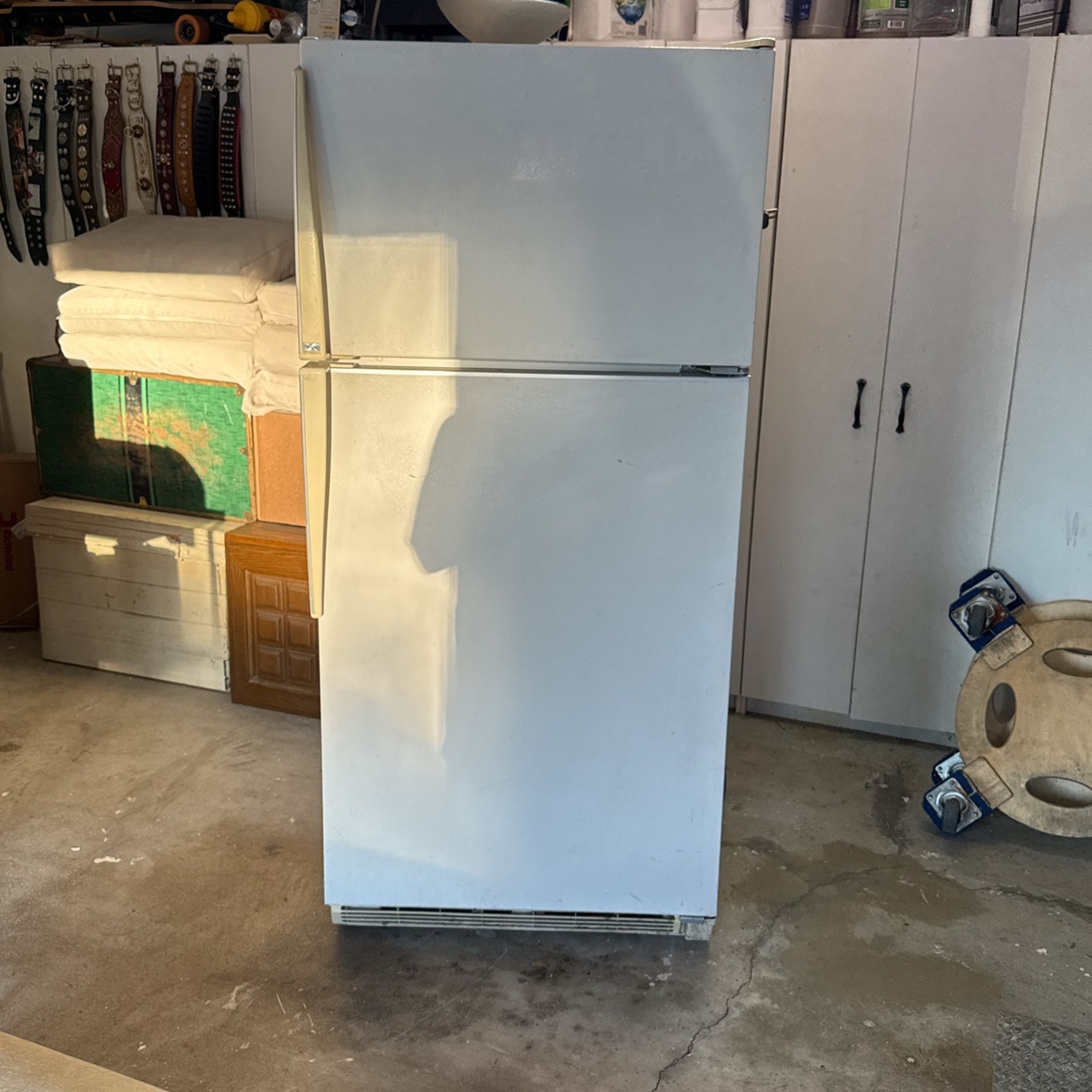 Amaña Refrigerator And Freezer
