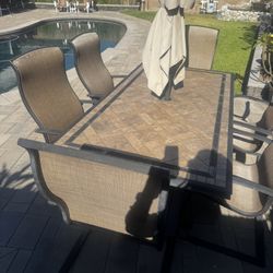 Outdoor Dining Set W/ Cover