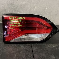 2017-2018-2019-2020-2021-2022-2023-2024-2025 CHRYSLER PACIFICA LEFT INNER LAMP OEM USED