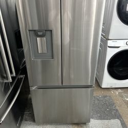 Refrigerator Samsung 30 in  22 cu. ft. Smart 3-Door French Door Refrigerator with External Water Dispenser in Fingerprint Resistant Stainless Steel  8