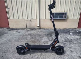 Apollo Explorer Electric Scooter 25 mph With 37 Mile Range