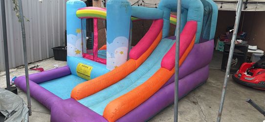 Kids Bounce House With Slide ( selling)