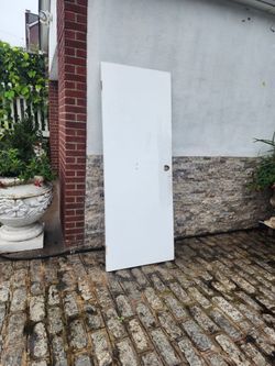 Solid Wood interior door 30in x 79in in mint condition for only $15