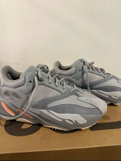 Yeezy boost 700