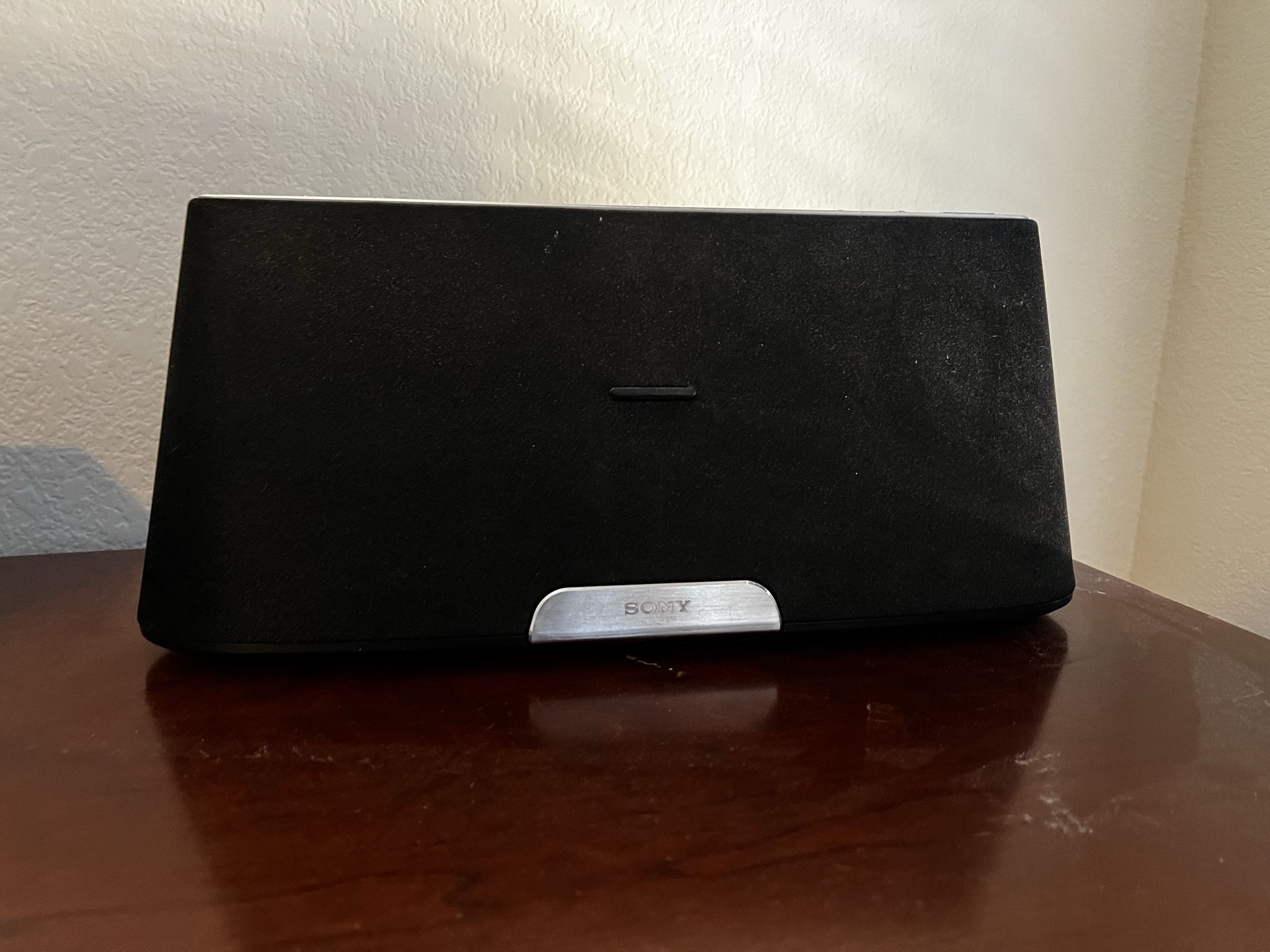 Sony RDP-XA700iP Airplay wireless speaker + iphone/ipad dock