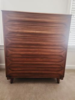 Med century modern chest, wood, dovetailed