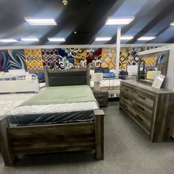 4pc Queen Size Bedroom Set $999