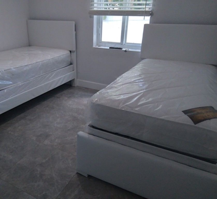 $550 For 2 Twin Beds With 2mattress And 2boxspring Brand New Free Delivery 🤴Available In Black Or White or gray