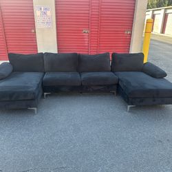 Comfy Nice Black Sectional Couch 🔥🔥