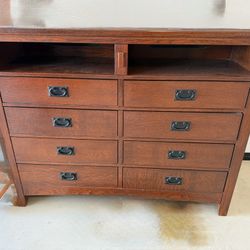 Dresser/TV Stand 