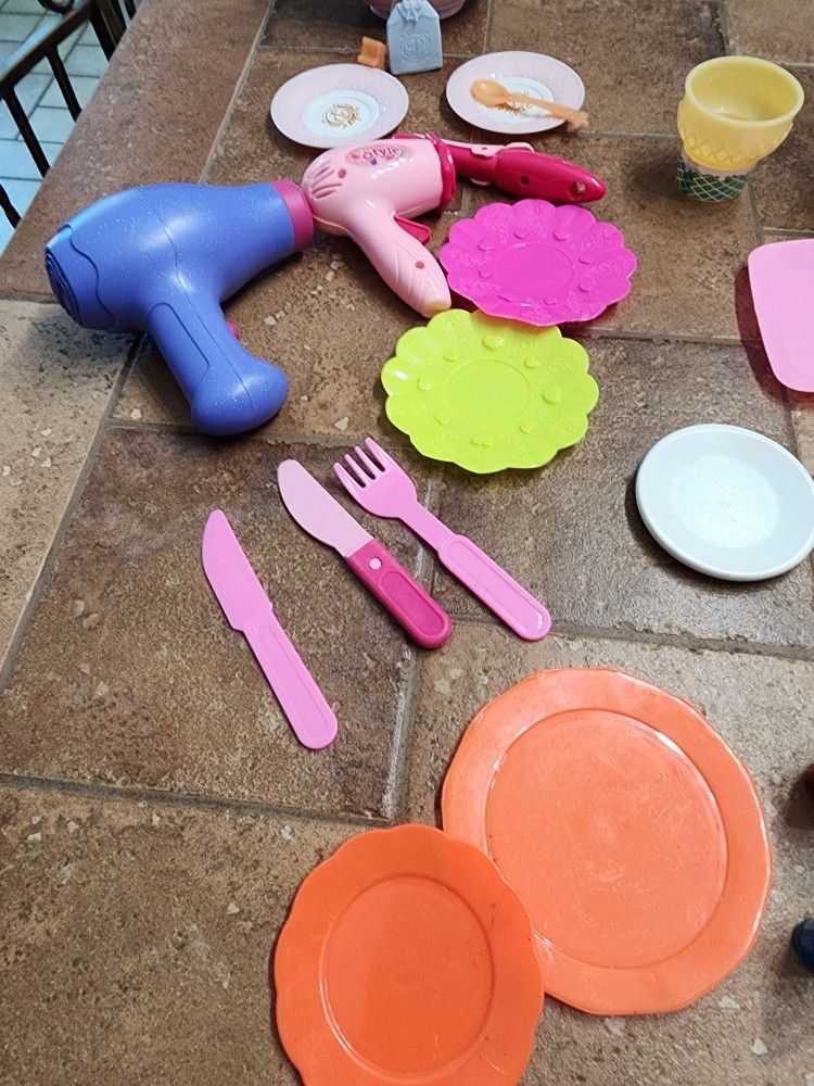 70 Piece childrens play food/dishes/ hair accessories Lot