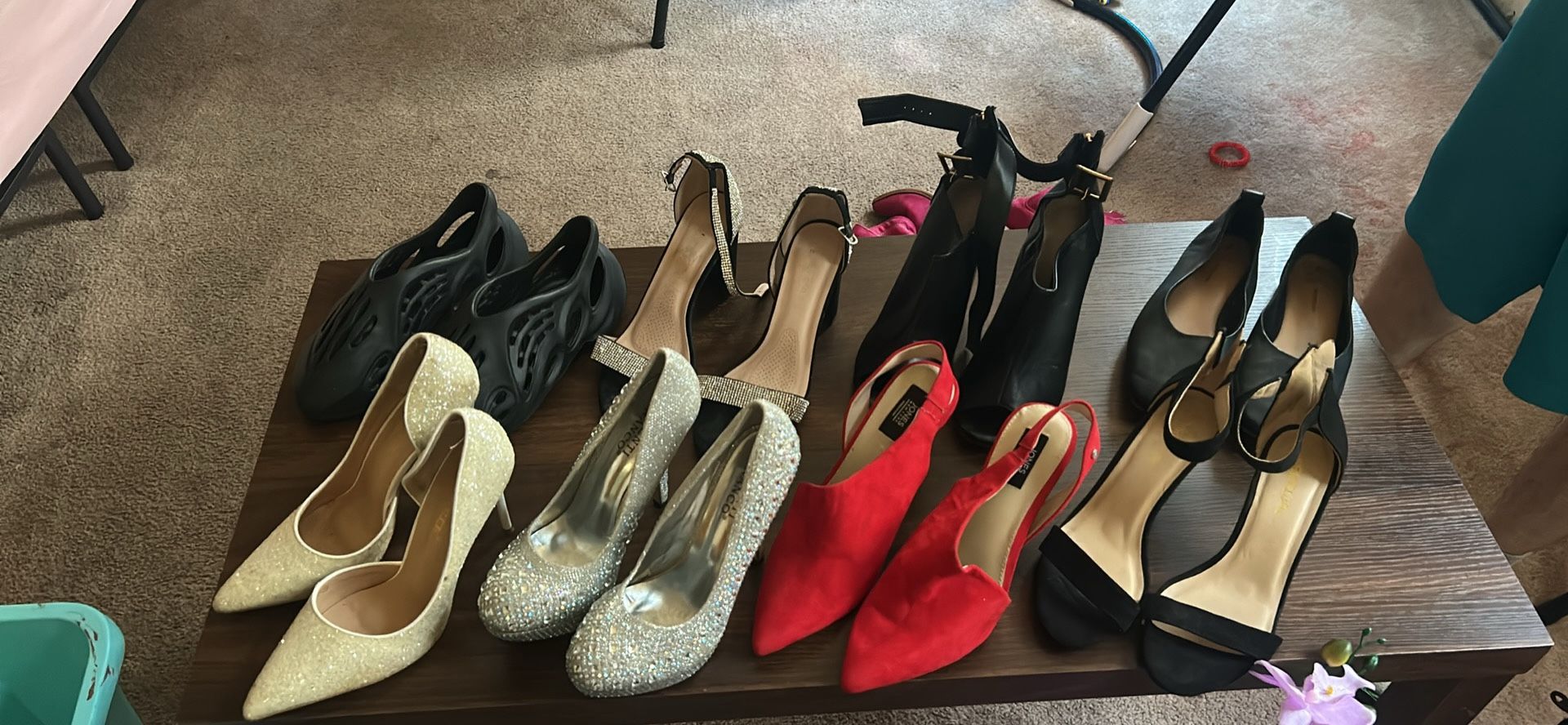Womens Shoes .