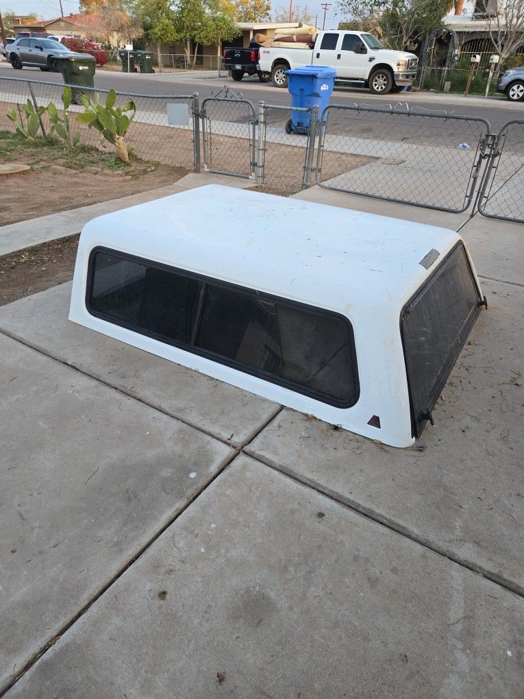 Leer Camper Shell