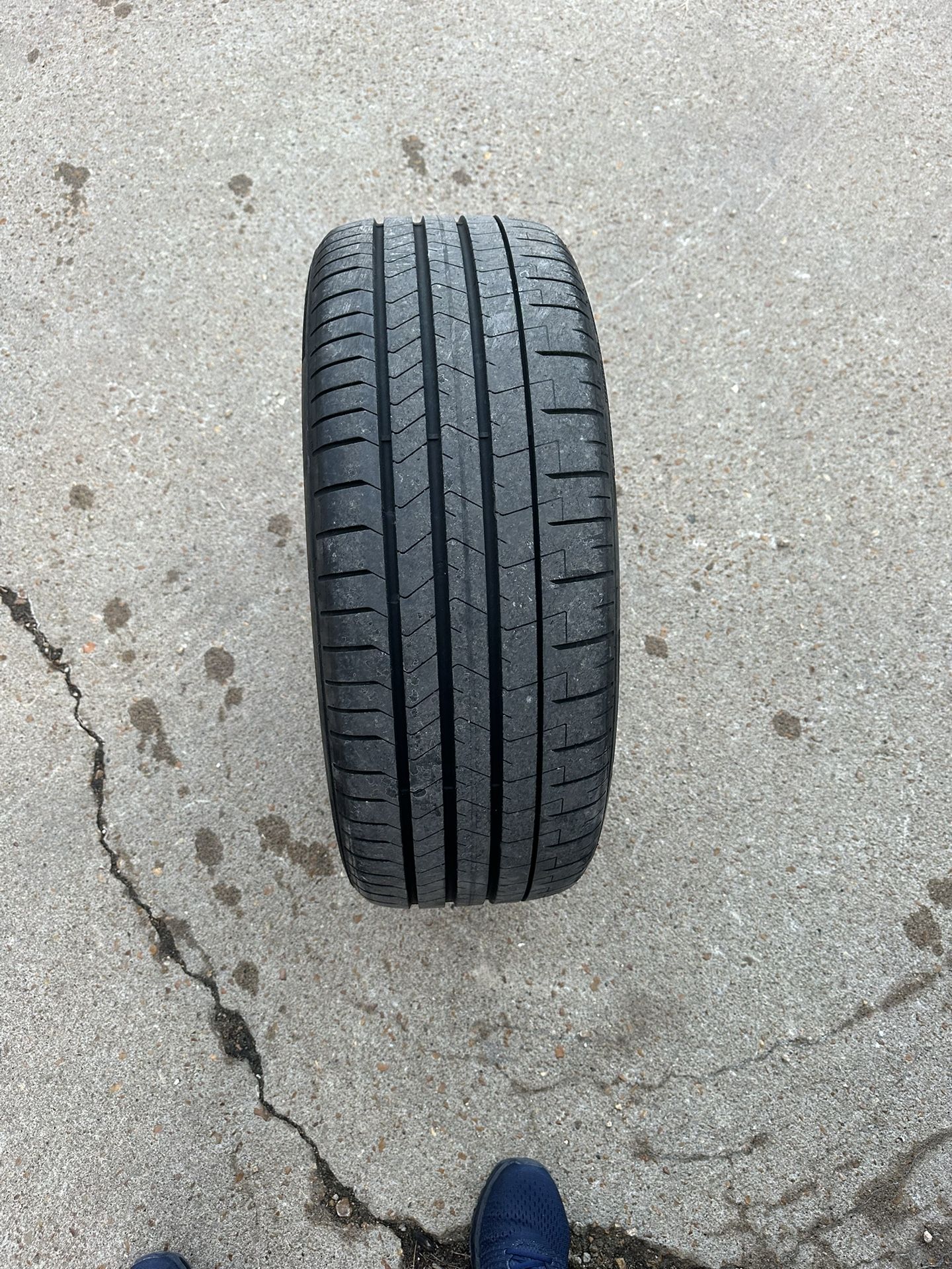 Pirelli P Zero 245/45/20 Tire 