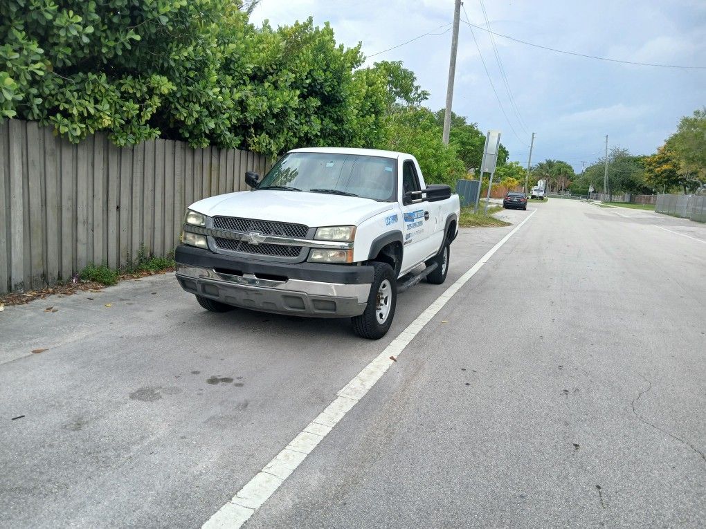 2004 Chevrolet Silverado 2500 HD