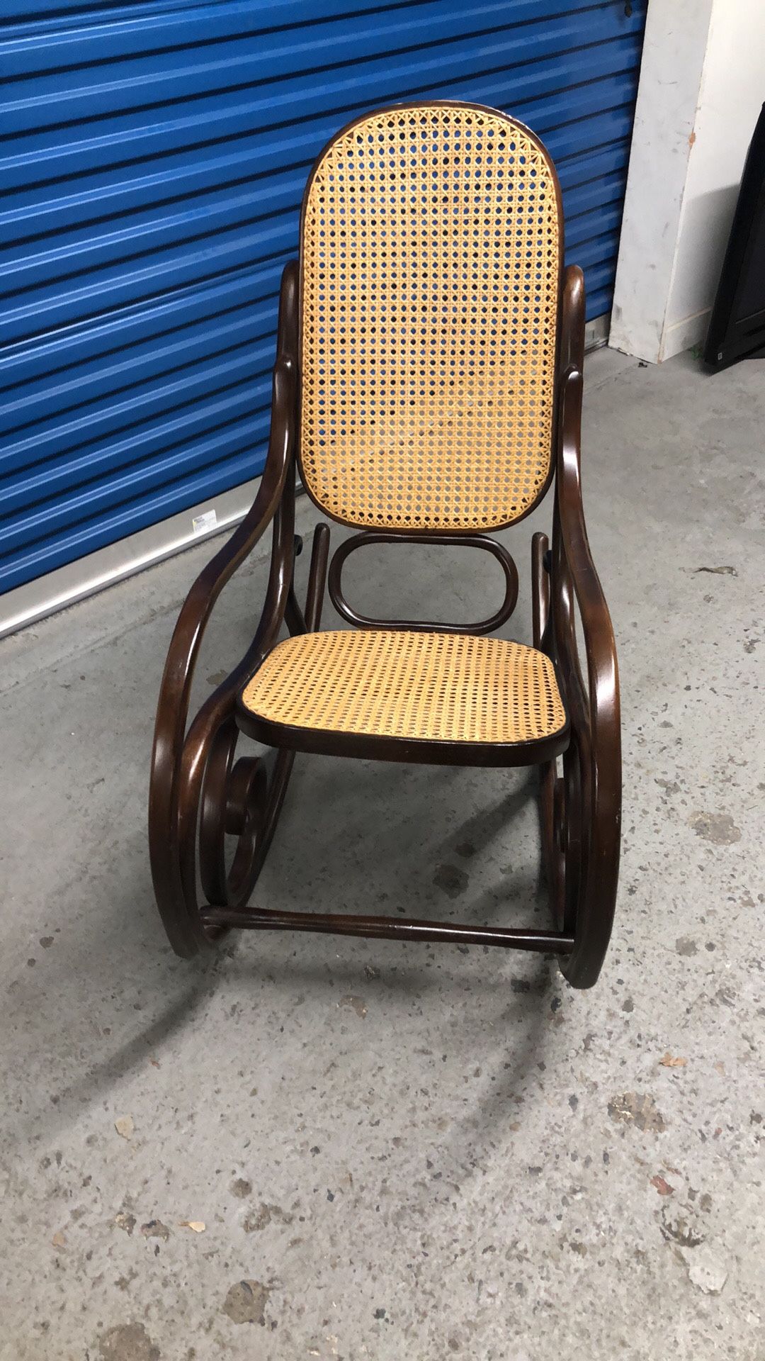 Good condition rocking chair