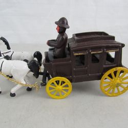 Vintage Cast Iron Horse Drawn Stage Coach/Wagon 11 3/4" Length



