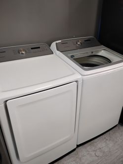 Set de lavadora y secadora blancas SAMSUNG