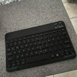 Bluetooth keyboard For iPads Or Tablets 