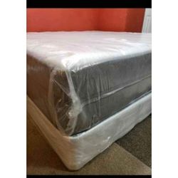 Queen Size New Thick Pillow Top Bed Can Deliver 