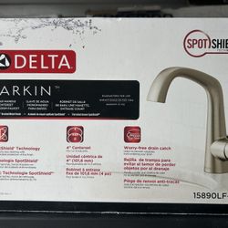 Delta Larkin 15890LF Single Handle Bathroom Faucet Brushed Nickel - NEW
