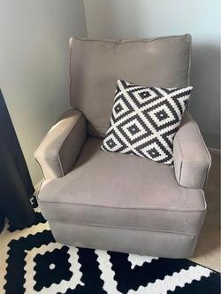 Grey Glider/recliner