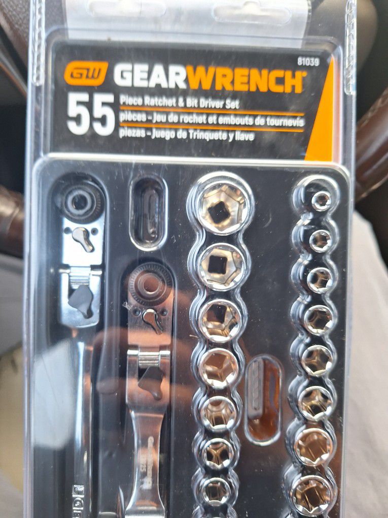 $50 Gear Wrench 81039 55 Piece Ratchet and Bit Driver Set
