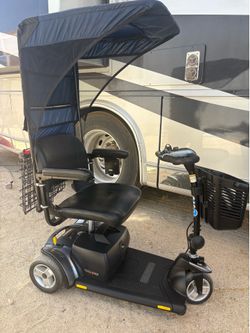 Fantastic mobility scooter! Brand new, upgraded, lithium, ion batteries!
