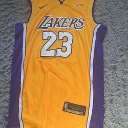 Yellow Lebron James jersey 