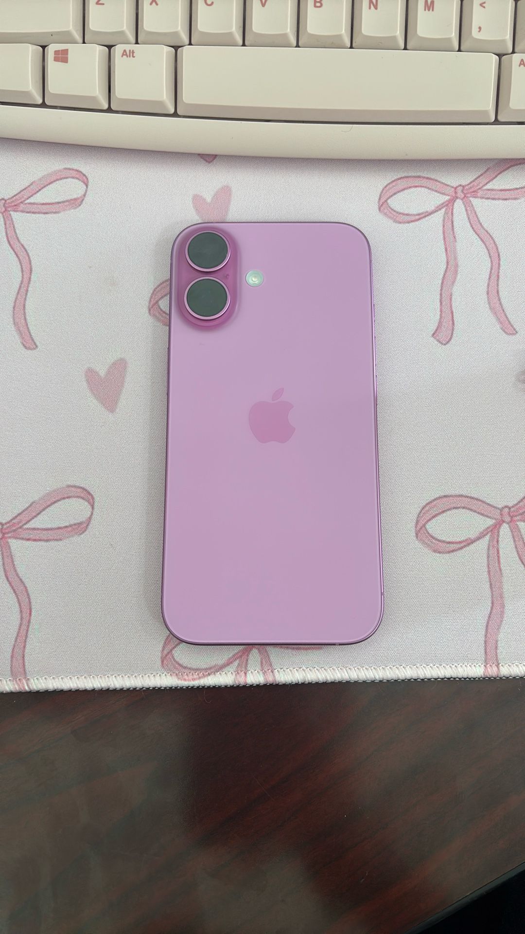 iPhone 16