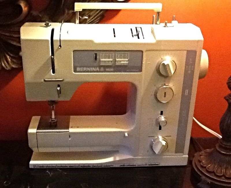 BERNINA 1020 SEWING MACHINE