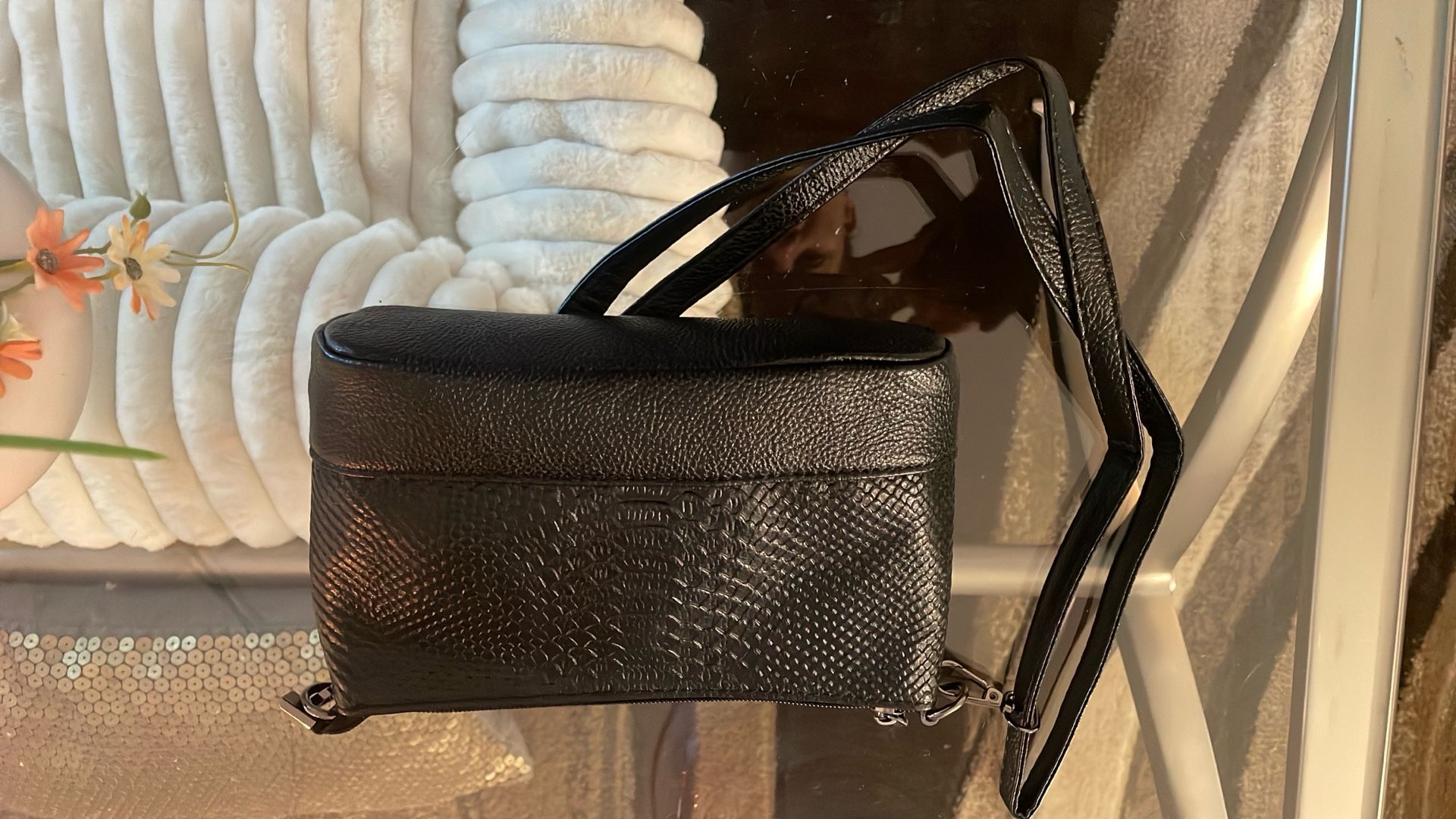 Black Faux Leather Purse With Shoulder Strap 