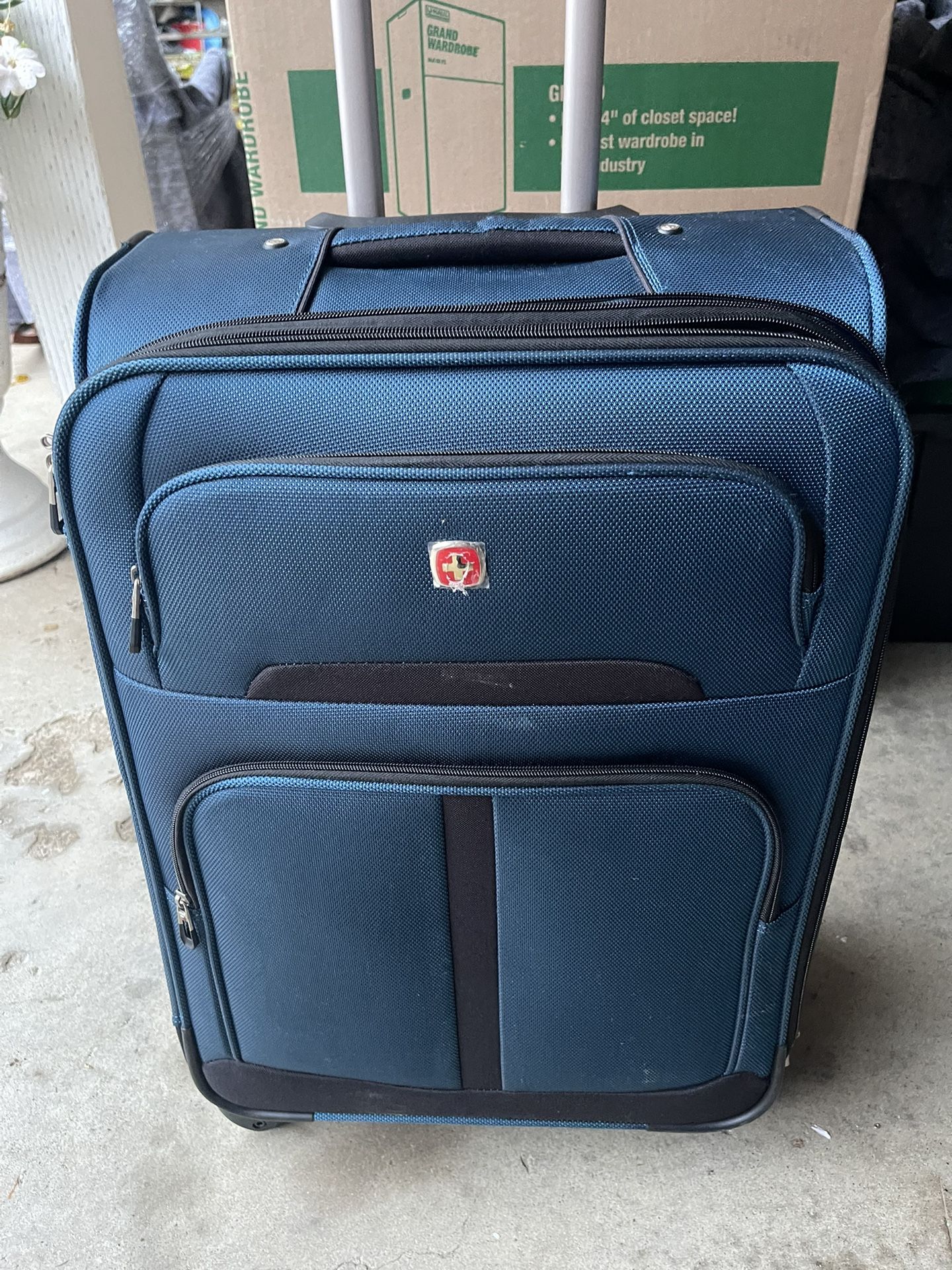 SwissGear Sion Softside Expandable Luggage 