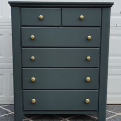 Large Solid Wood Chest Of Drawers 