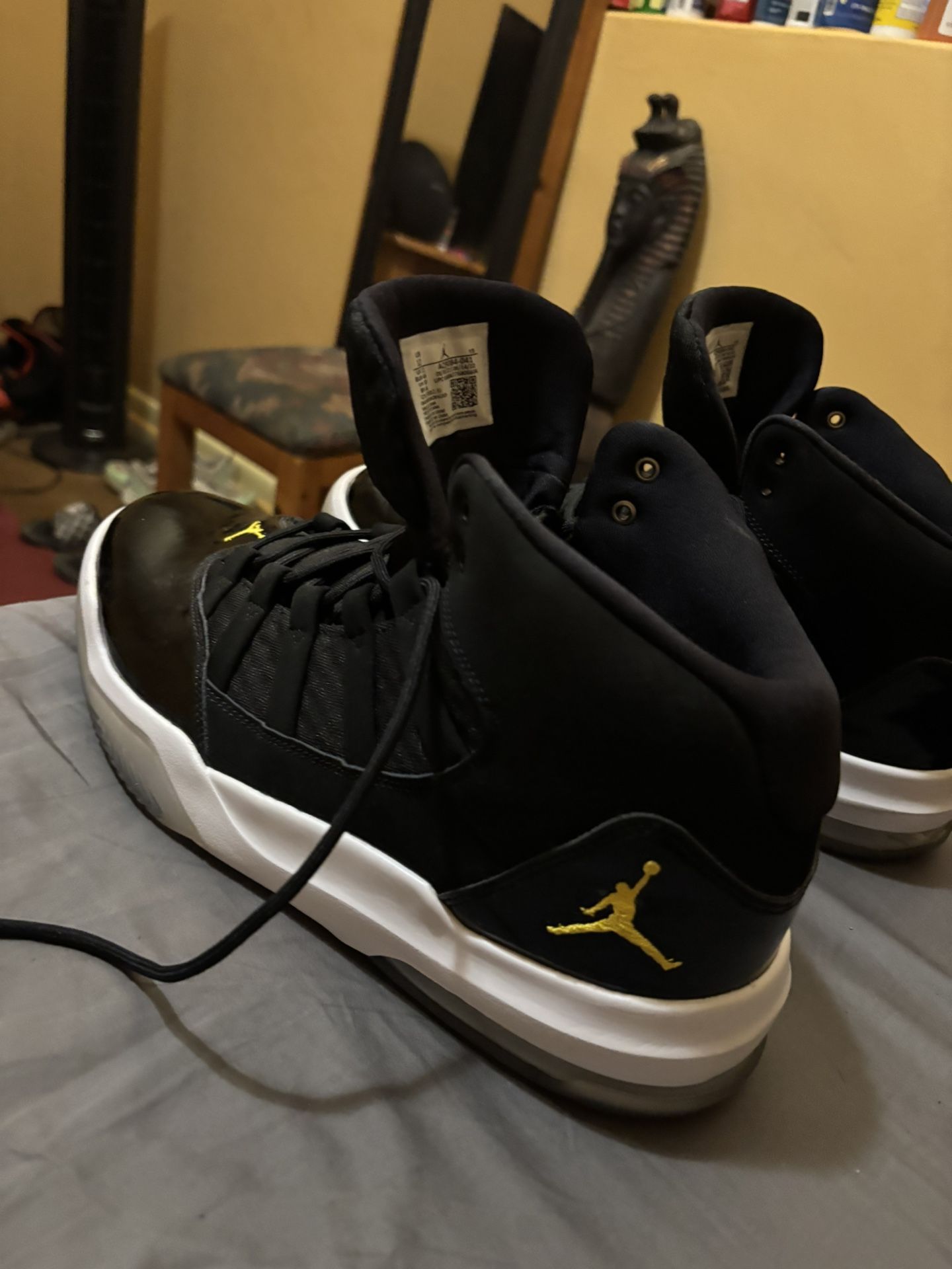 Size 12 Jordan Max Aura