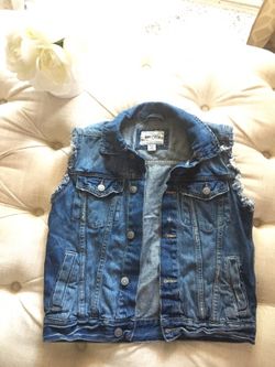 Boys denim vest size 7/8 medium